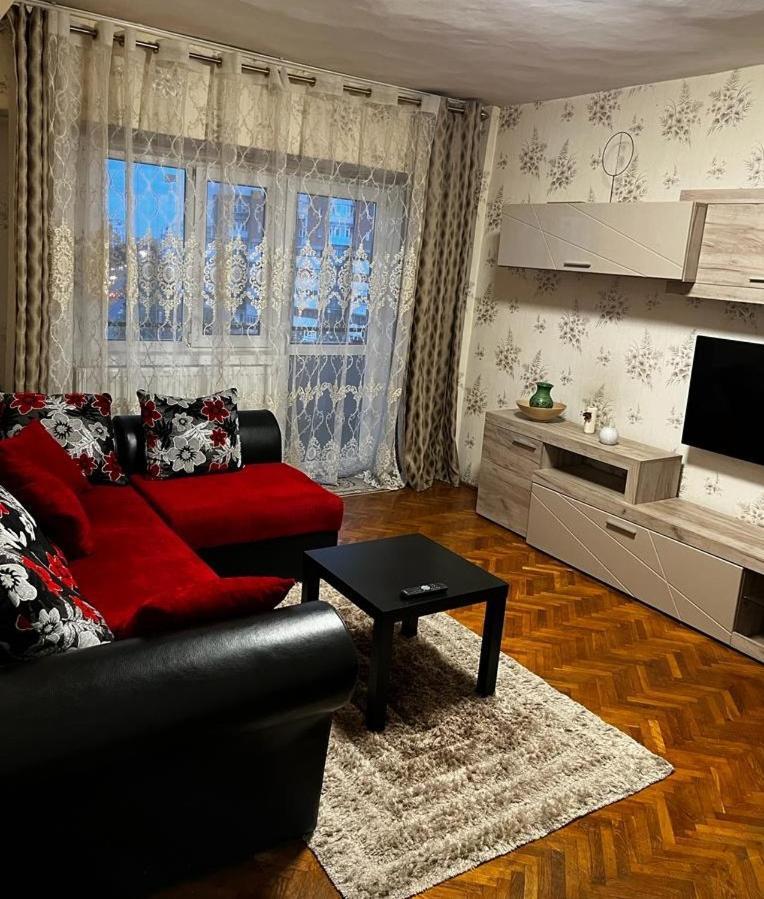Hellen'S Ultracentral Apartament Buzau Exterior foto